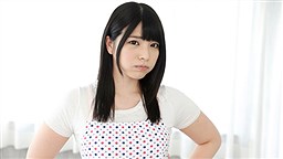 粗チンの男性を罵りながら手コキする上原亜衣